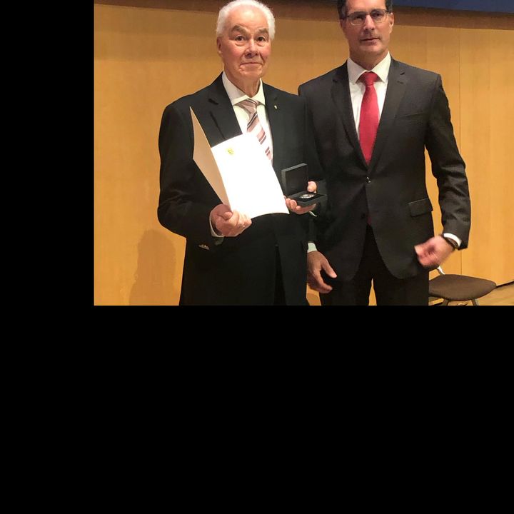 Manfred Kimmich mit der Staufermedaille geehrt