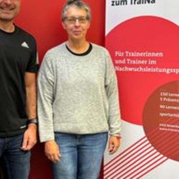 Bundestrainerin der Deafgirls geht Ausbildung an der Trainerakademie Köln des DOSB an